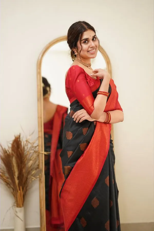 BLACK_KANJIVARAM_SILK__SAREE